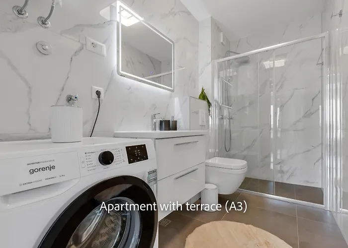 La Adriatique * מאקרסקה